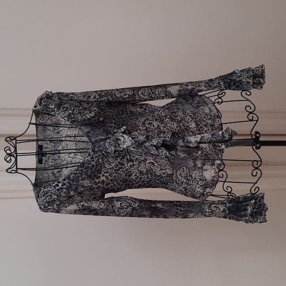 Karen Kane ruffled blouse - medium - Picture 1 of 6